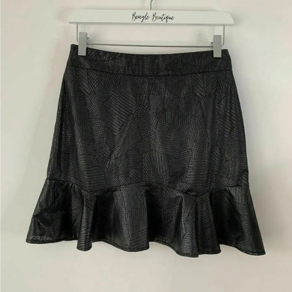 SHEIN Dresses & Skirts - SHEIN Black Crocodile Pattern Black mini Skirt Peplum Size S 8